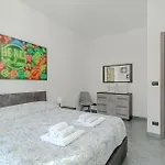 Guesthost - Cozy Near Spezia Metro,