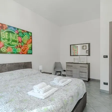 Guesthost - Cozy Near Spezia Metro,
