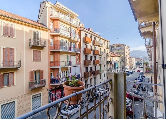 Guesthost - Cozy Near Spezia Metro,