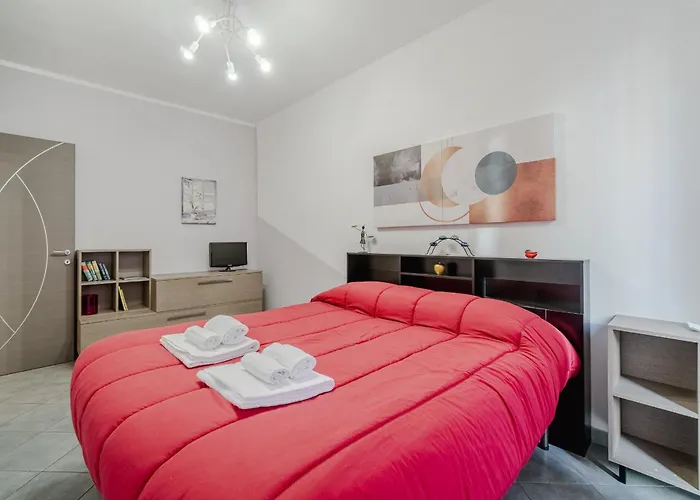 Guesthost - Cozy Near Spezia Metro, *