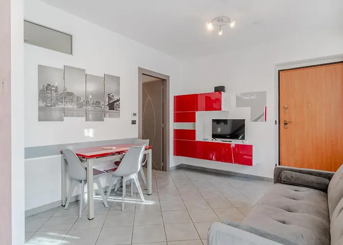 Guesthost - Cozy Near Spezia Metro, Apartman *