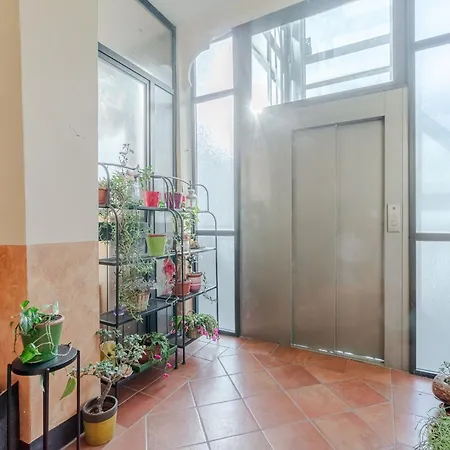 Apartmán Guesthost - Cozy Near Spezia Metro,