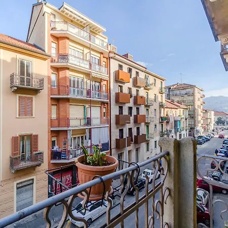 Guesthost - Cozy Near Spezia Metro,