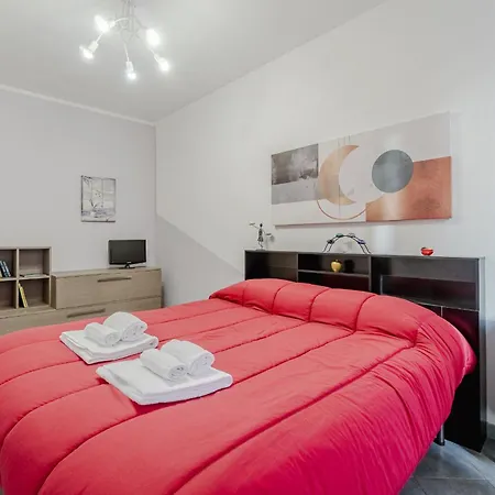 Guesthost - Cozy Near Spezia Metro, *