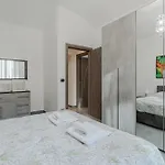 Apartment Guesthost - Cozy Near Spezia Metro, Turin